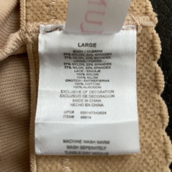 Lunaire Firm Control High Waisted Brief Size Large - Picture 4 of 4